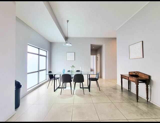 3 BEDROOM APARTMENT TO LET IN OAKLANDS
